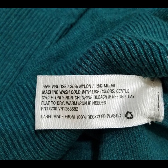 Women's off shoulder sweater medium - Picture 2 of 2